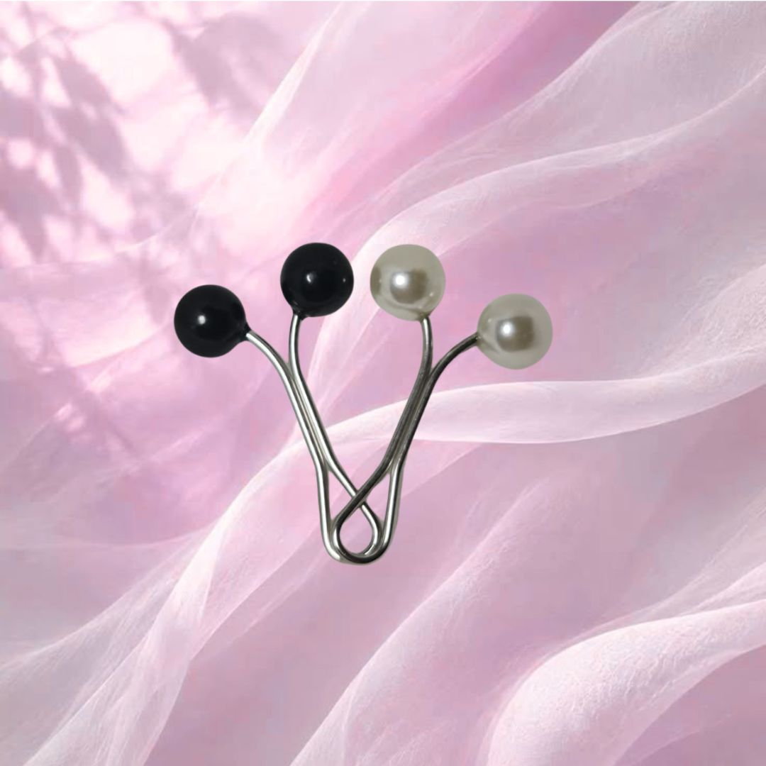 Turkish Hijab Pin (black & white)