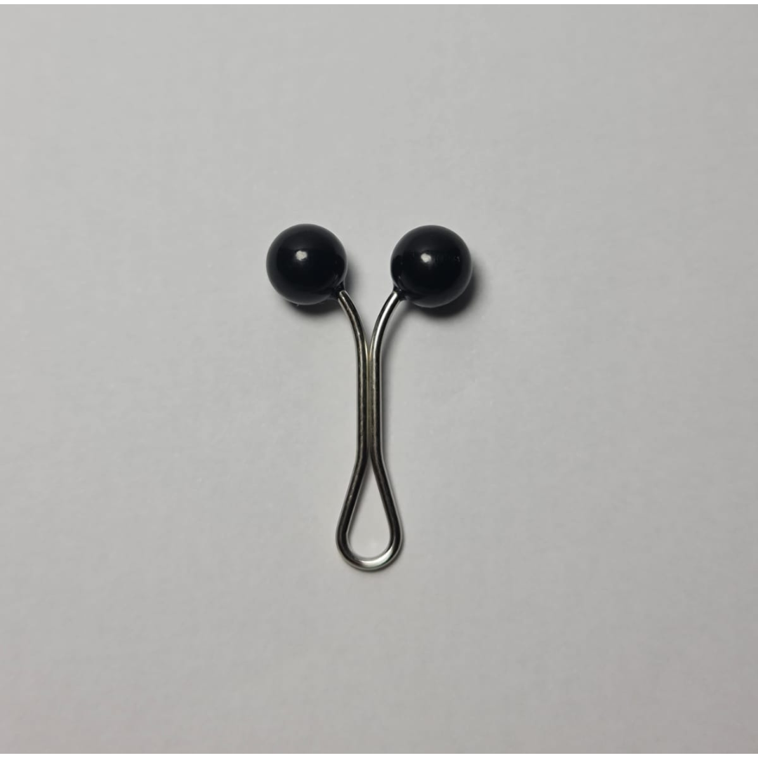 Turkish Hijab Pin (black & white)