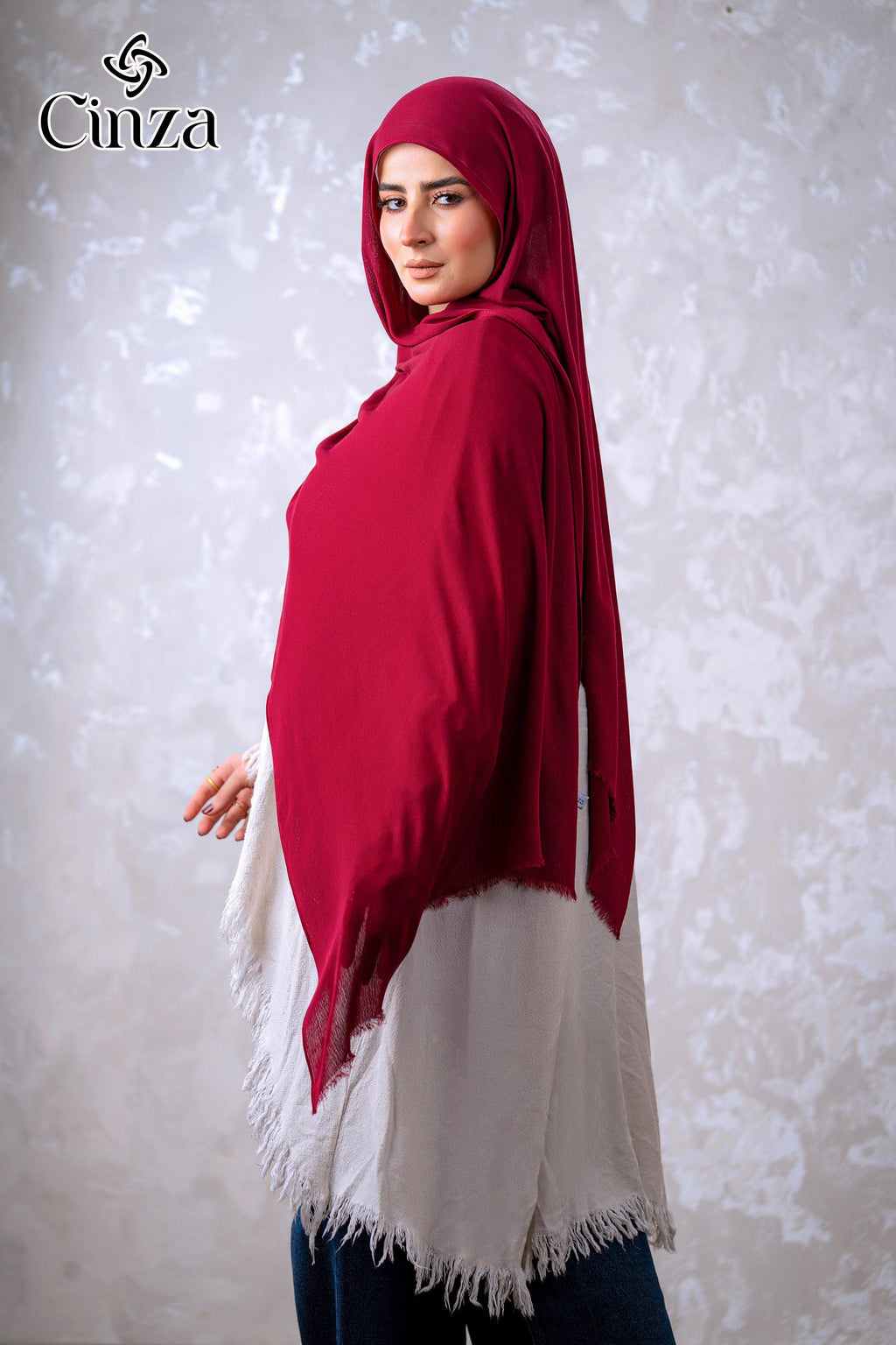 Lightweight burgundy cotton hijab by Cinza