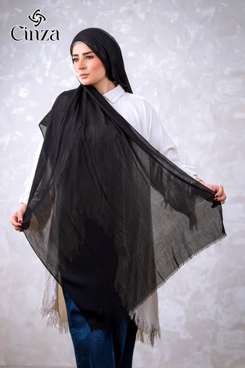 Black cotton sponge hijab by Cinza